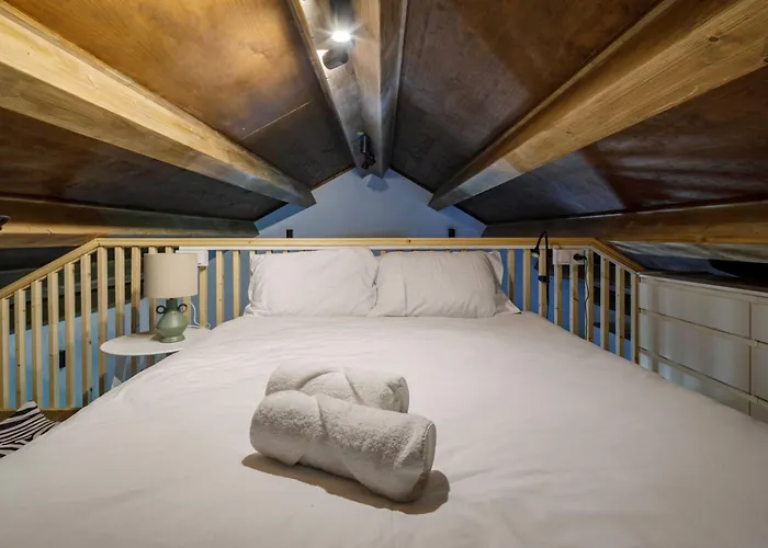 Hermoso Molino Restaurado A Pie Del Rio En Vigo